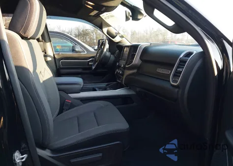 2021 Ram 1500 Big Horn 4X4 6'4 Box z USA, uszkodzony, nr VIN 1C6SRFBT1MN683481